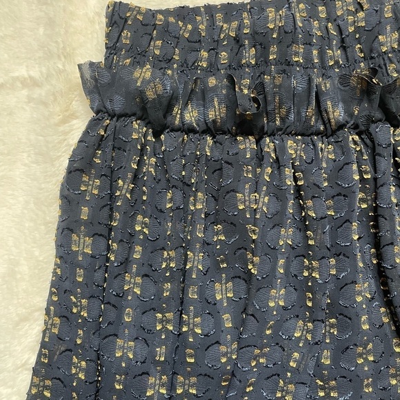 H&M Skirt - Picture 3 of 10